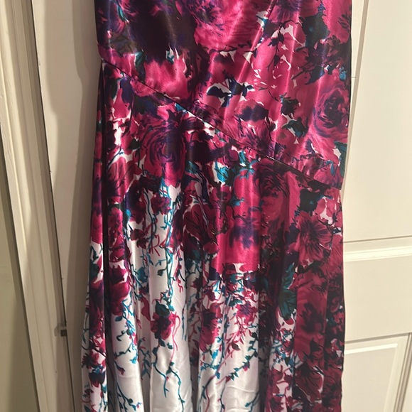 Stunning Cache Satin Floral Gown strapless with asymmetric lines train pink teal - Picture 4 of 11